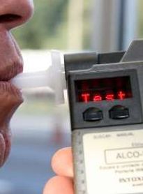 Após ameaças e fuga, suspeito é preso por violência doméstica e embriaguez ao volante