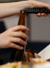 Quase 50% dos adolescentes em Alagoas já consumiram álcool; 1 em cada 4 começou antes dos 13