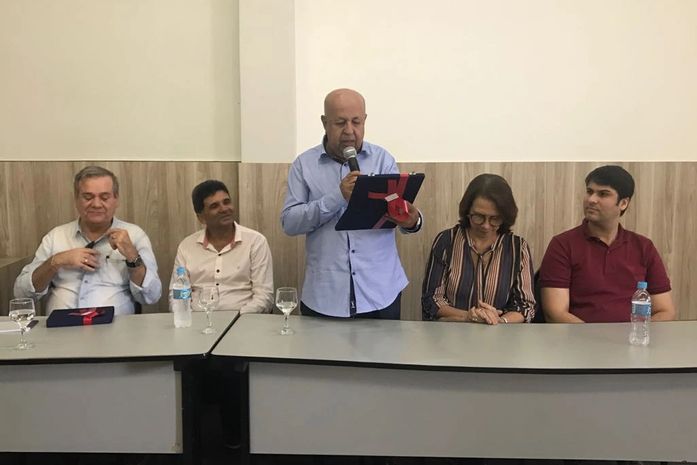 Presidente da Arsal é homenageado por cooperativa e associações de transportadores
