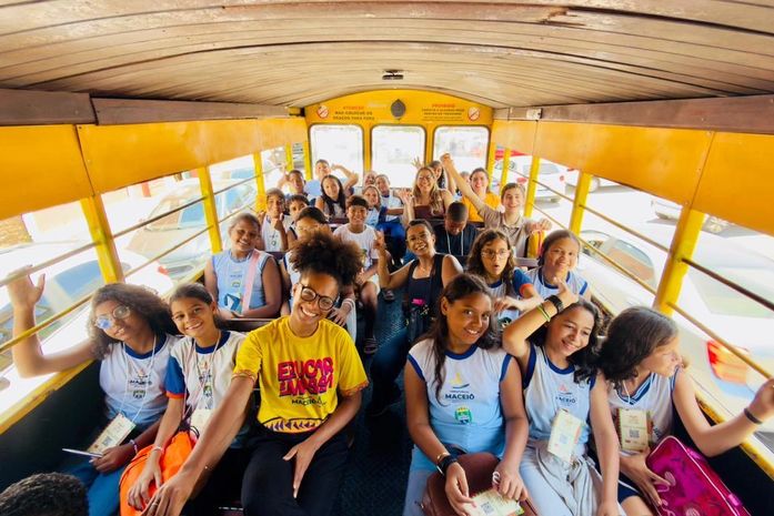 Trenzinho encanta estudantes da rede pública municipal durante a 11ª Bienal do Livro de Alagoas