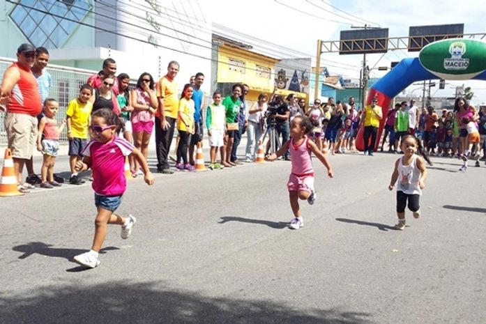 Crianças participaram da corrida