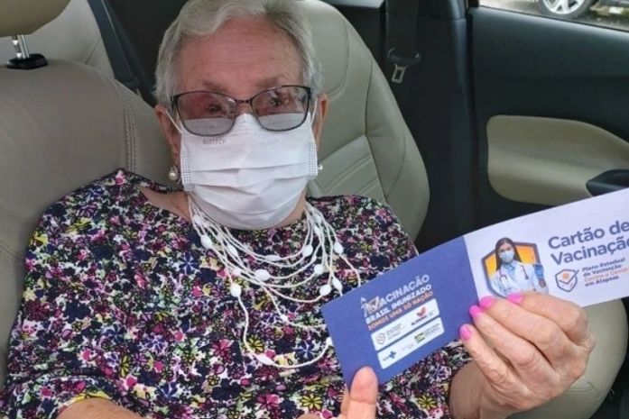 Idosos que perderam prazo da 2ª dose ainda podem se vacinar contra a Covid-19