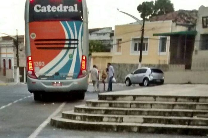 ônibus foi assaltado na BR-101 em São Miguel dos Campos