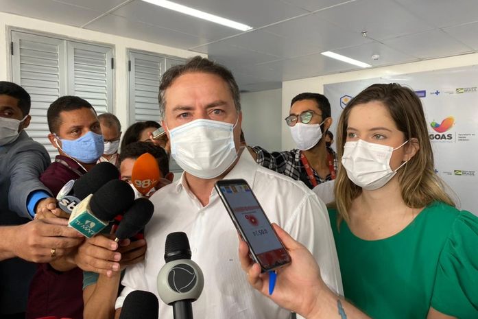 "Produção doméstica de vacinas é a principal arma para avançar mais rápido", diz Renan Filho sobre imunização