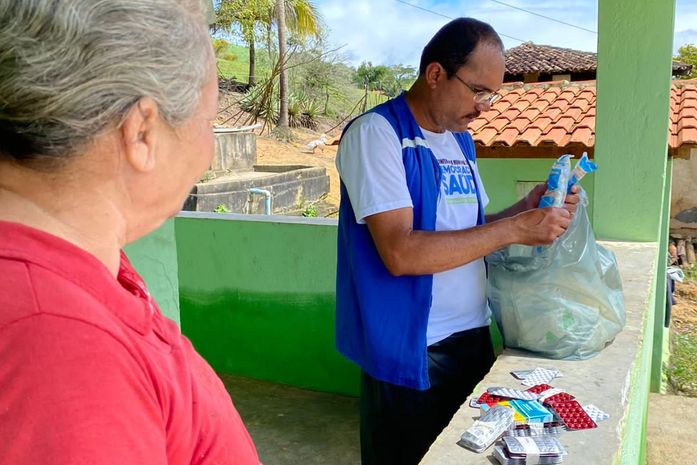 Restabelecimento do fornecimento de água e energia, desobstrução do acesso ao município, além de entrega de cestas básicas