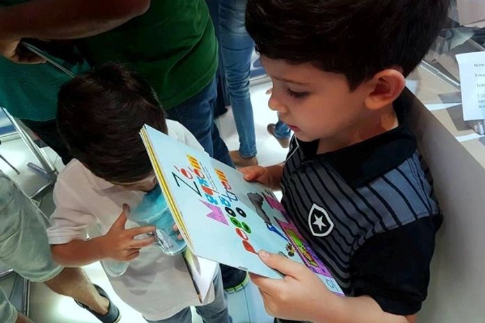 Contação de histórias encanta crianças na Bienal Internacional do Livro de Alagoas