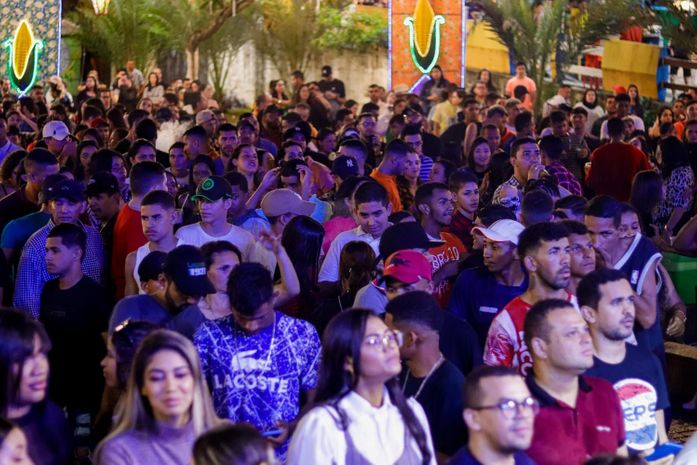 Ana Lobo, Alex Souza e Igor Souza movimentam o sábado de São João de Palmeira