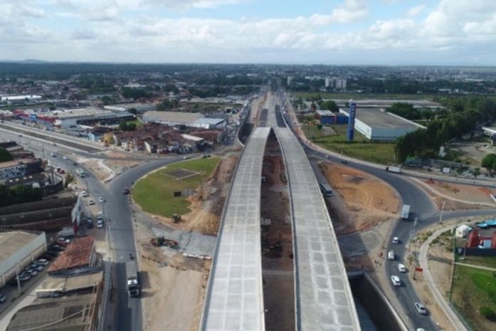 Nas redes sociais, governador Renan Filho anunciou o início dos serviços nos túneis e na passagem superior do Viaduto da PRF