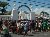 Milhares de maceioenses lotam os cemitérios da capital no feriado de finados