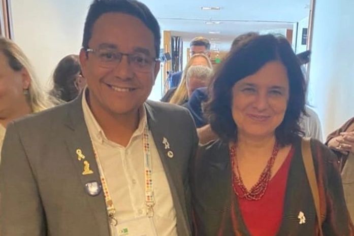 Rodrigo Buarque participa de reunião com ministra da Saúde