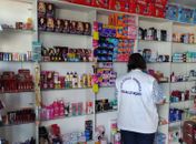 Farmácias foram autuadas e responderão a processos administrativos.