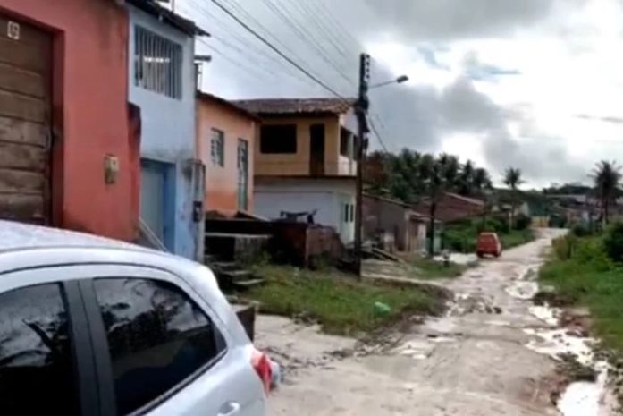 Moradores cobram a pavimentação da Rua São Roque em Arapiraca