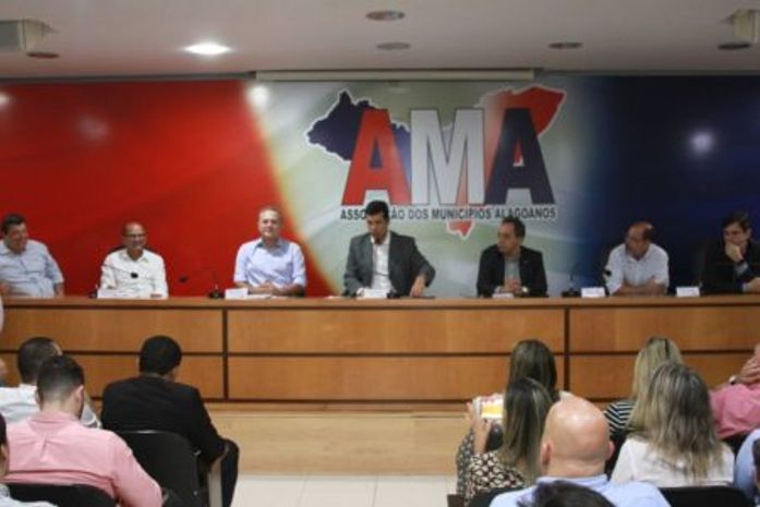 Senador Renan Calheiros reforça pauta municipalista