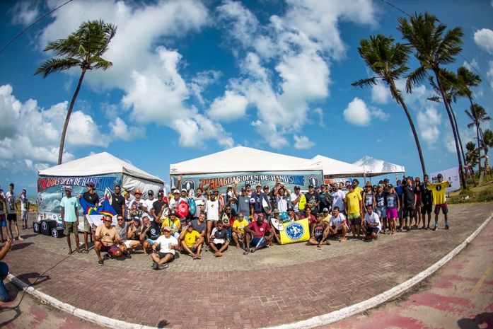 Campeonato de Handsurf reúne 50 atletas de oito estados na praia de Jacarecica