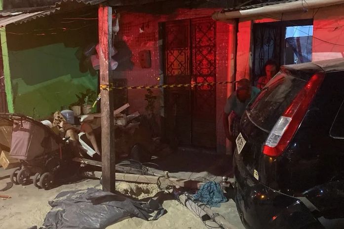 Carro invade imóvel, mata criança de 2 anos e condutor é morto espancado em Maceió