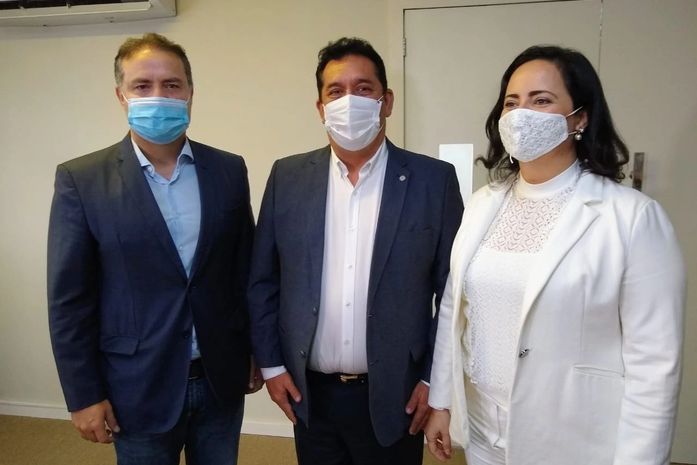 Ao tomar posse na Seades, Fabiana Pessoa assegura atenção aos mais vulneráveis