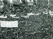 Brasileiros nas ruas contra o regime militar