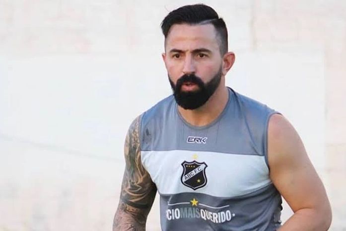 Atacante Leandro Cearense é a nova contratação do Asa