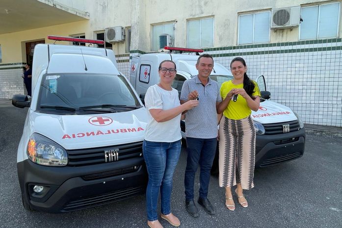 Município de Anadia recebe duas novas ambulâncias