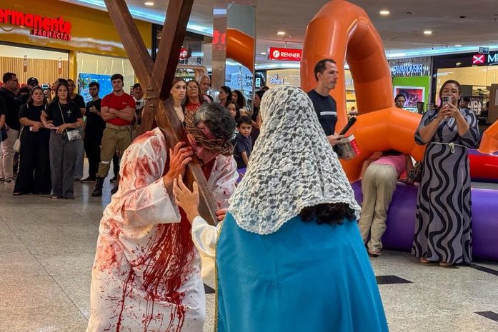 Via-Sacra emociona público em shopping de Maceió e antecipa apresentação do próximo dia 27