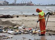 Em cinco dias, prefeitura retira 339 toneladas de lixo da Foz do Salgadinho
