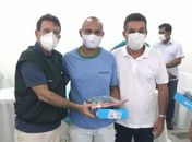 Saúde de Branquinha entrega tablets e novos fardamentos para agentes comunitários
