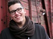 Como escolher o material ideal para seus óculos de grau?