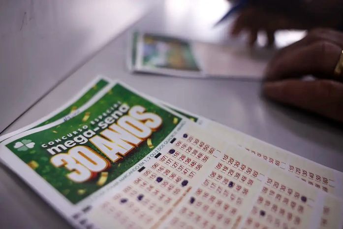 Caixa eleva para R$ 320 milhões estimativa de prêmio da Mega 30 anos