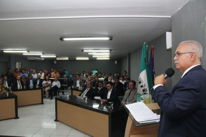 Teófilo é homenageado na inauguração das novas instalações do Legislativo de Arapiraca