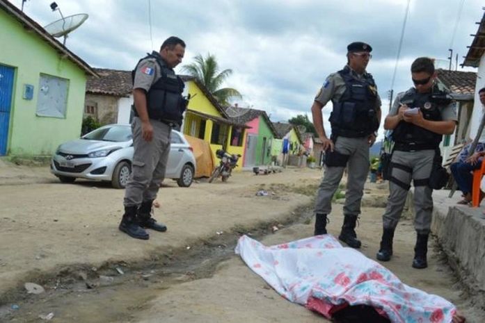 Aline Regina foi executada com um tiro na cabeça (Foto: JG Notícias)