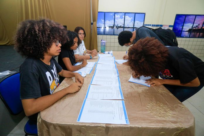 Escolas da rede estadual escolhem gestores para o biênio 2024/2025 em AL