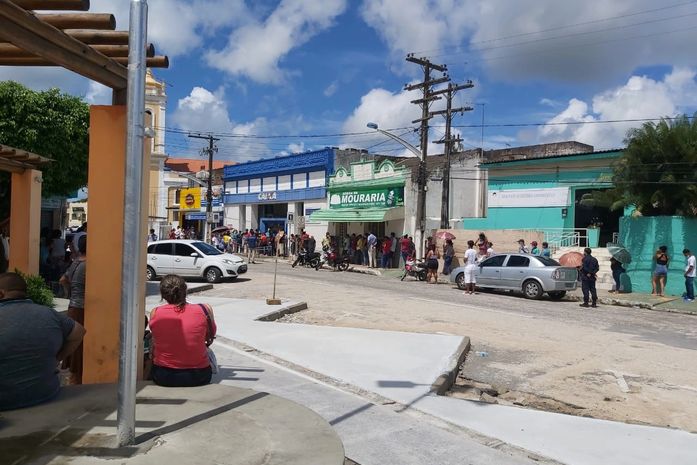Aglomeração é registrada nas ruas de São Miguel dos Campos
