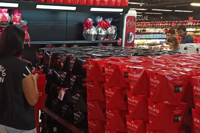 Panetone, vinho e queijos: Procon Maceió divulga preço dos itens da cesta natalina