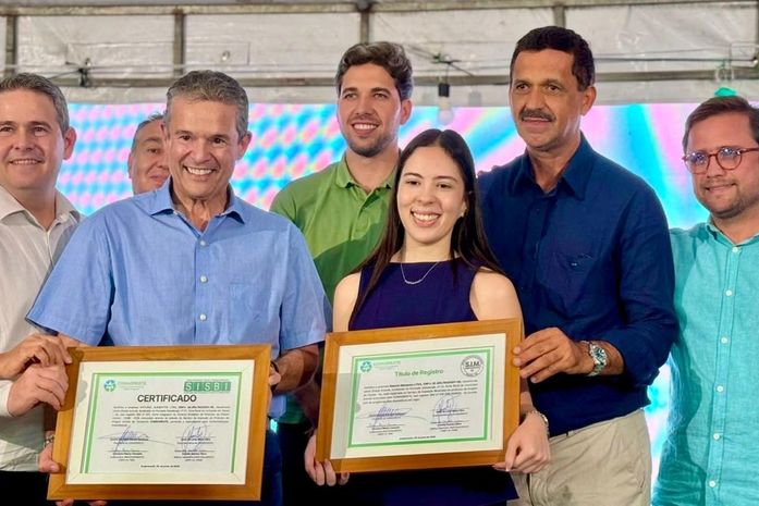 Com a presença do ministro da Agricultura, Conagreste entrega certificações SIM e SISBI à empresa de Viçosa