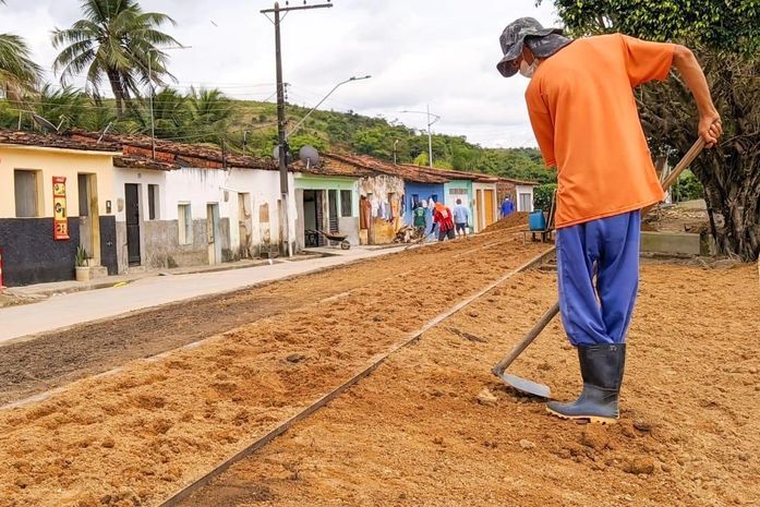 Infraestrutura de Branquinha realiza aterro na orla