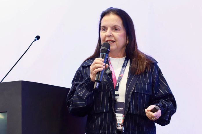 Deputada Fátima Canuto destaca resultados da escola bilíngue de Pilar durante a Bett Brasil 2026