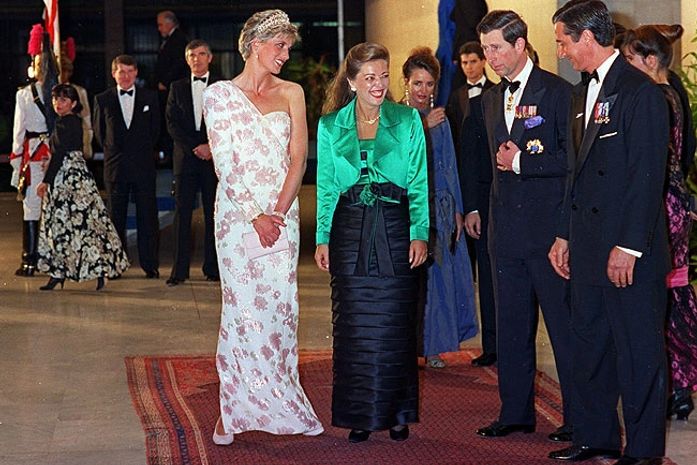 Roseane Malta entre o Principe Charles e a princesa Diana
