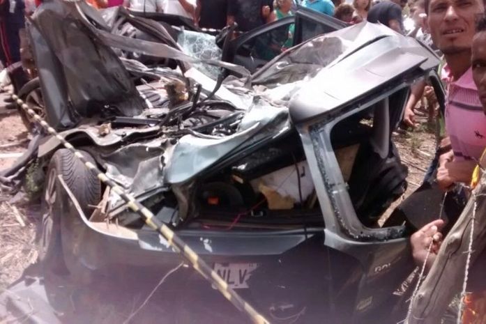 Veículo ficou destruído