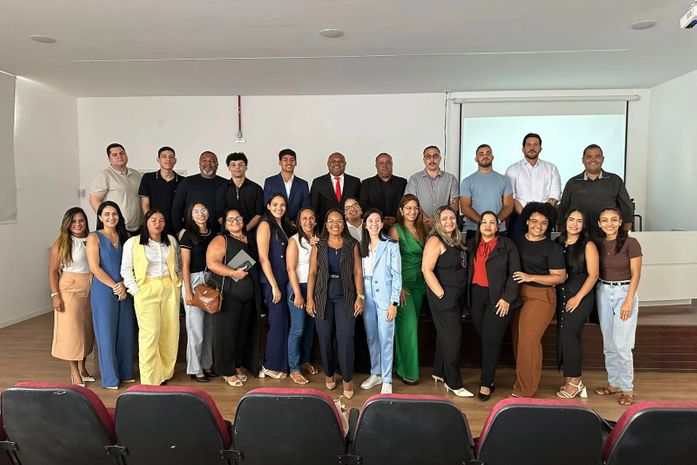 Alunos do curso de Direito da Seune realizam visita técnica à sede da OAB Alagoas