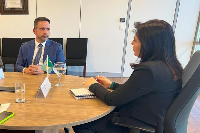 Governador se reúne com ministra e garante pagamento do piso da enfermagem