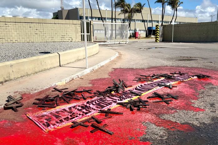 Manifestantes fazem ato na sede da Braskem em Maceió e denunciam crimes da mineradora