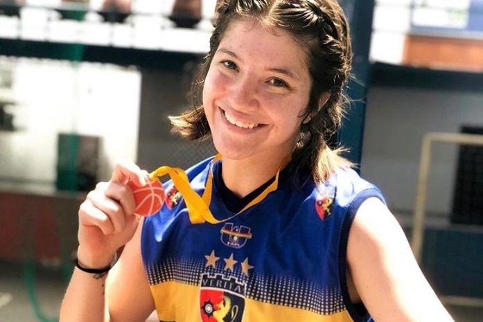 Time de basquete realiza rifa em prol de atleta da equipe