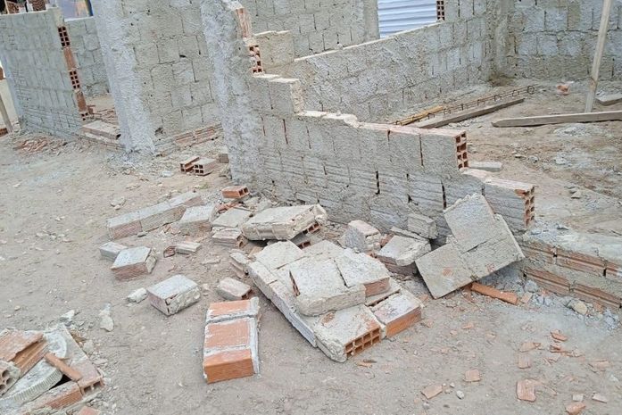 Quiosque em construção é destruído em ato de vandalismo e atrasa reforma de praça no Fernão Velho