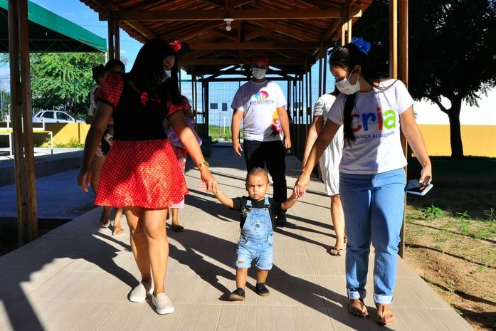 Ações do Programa Criança Feliz são ampliadas e famílias do Jardim Cordeiro, em Delmiro Gouveia, recebem ação de fortalecimento de vínculos