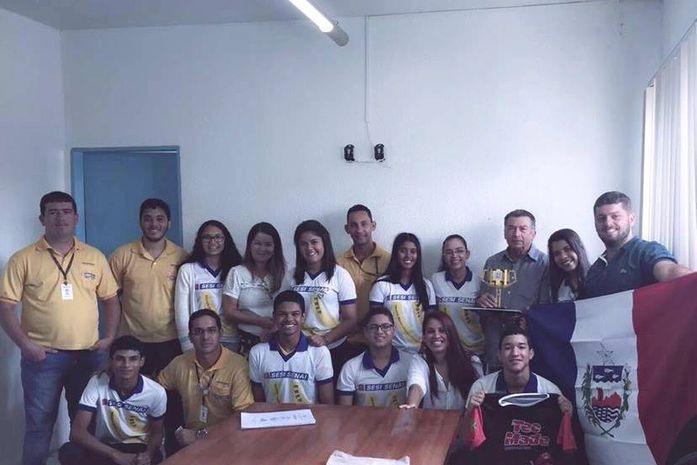 Equipes de robótica são recebidas por prefeito em Atalaia