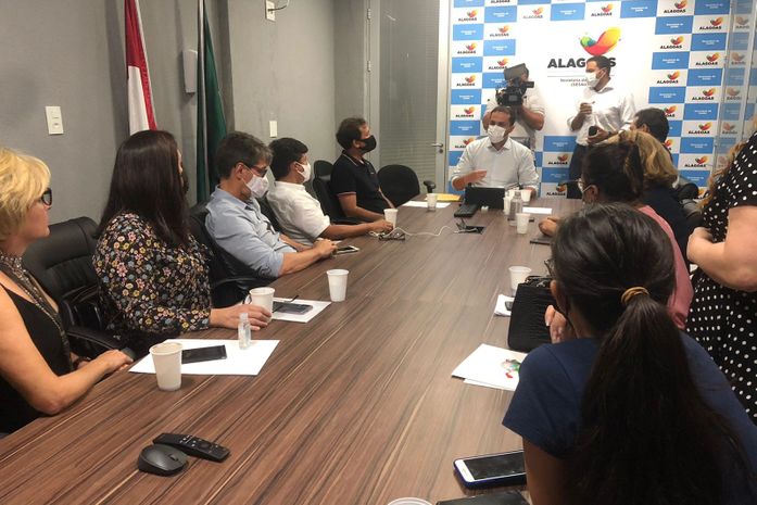 Governo estuda liberação de eventos com 100% da capacidade de público até dezembro