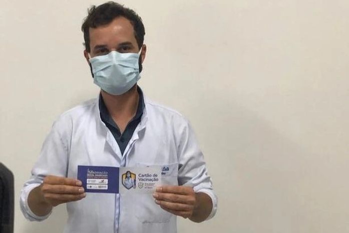 Enfermeiro do HEA é a primeira pessoa a ser vacinada contra Covid-19 em Arapiraca