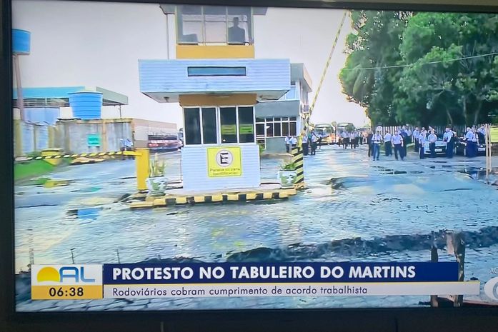 Ônibus da empresa Cidade Maceió ficam sem circular devido a protesto de funcionários