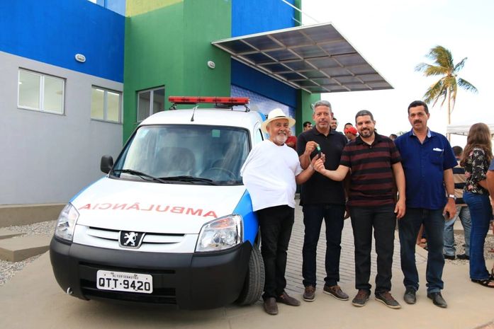 São Sebastião entrega construção e ambulância para nova UBS