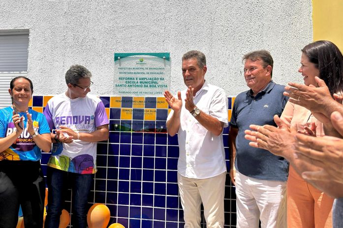 Prefeito de Branquinha entrega reforma e ampliação de mais uma escola da zona rural